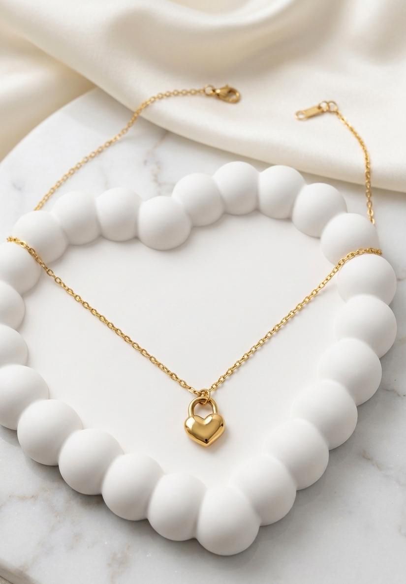 Heart pendent with chain