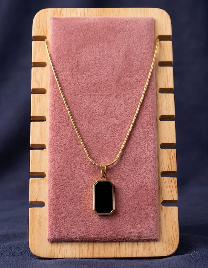 Emerald blossom necklace
